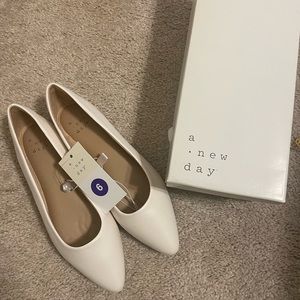 NWT White Ballet Flats